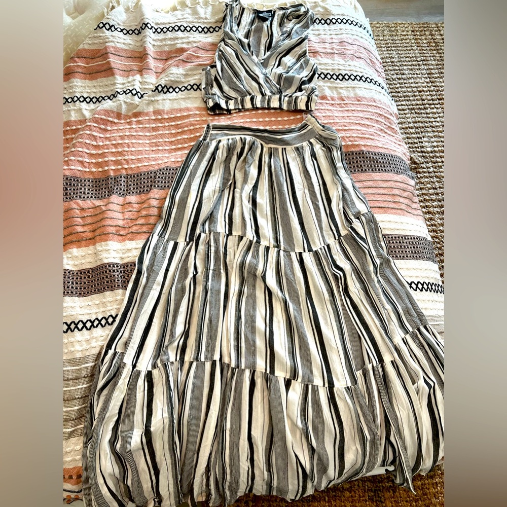 Striped Matching Tank and Skirt Set 🖤🤍